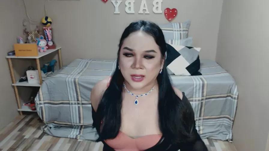 Cling to live show with MissBigCockLUCY from Cam4 
