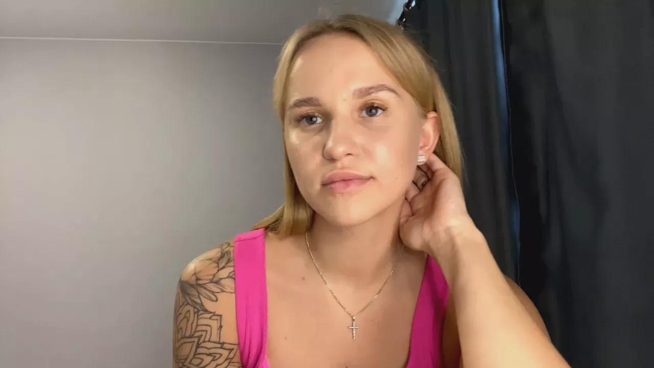 Cling to live show with NanceeEar from Cam4 