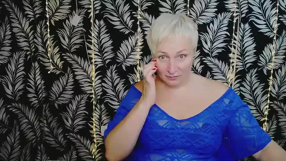 Cling to live show with OliviaOskar from Cam4 