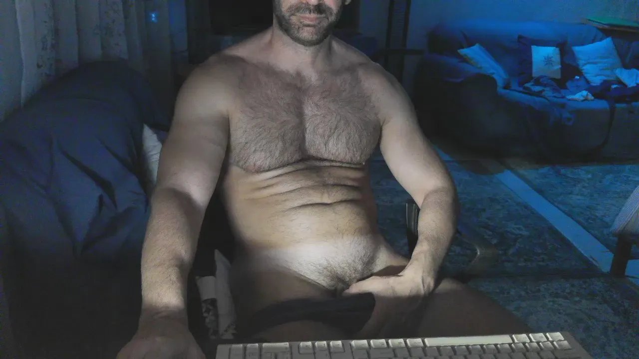 Olmo_hot on Cam4 
