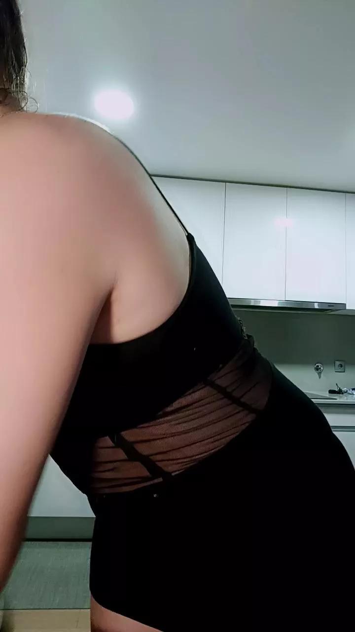 Cling to live show with Paola_1985 from Cam4 