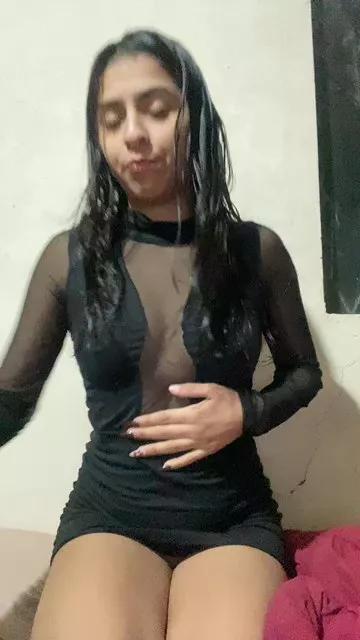 Cling to live show with Priscilaaaaa8 from Cam4 