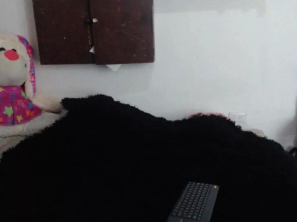 Cling to live show with Skinny_sweet24 from Cam4 