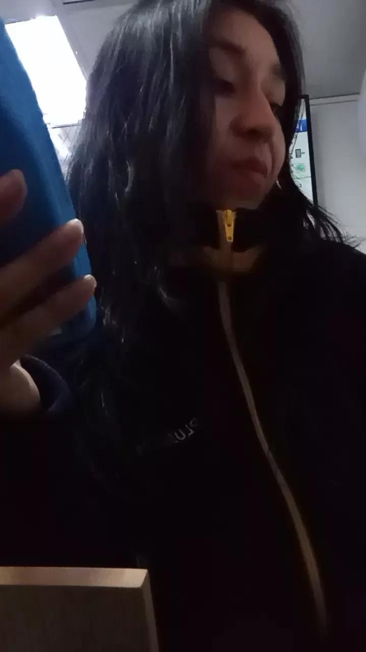 Cling to live show with Stefymia from Cam4 