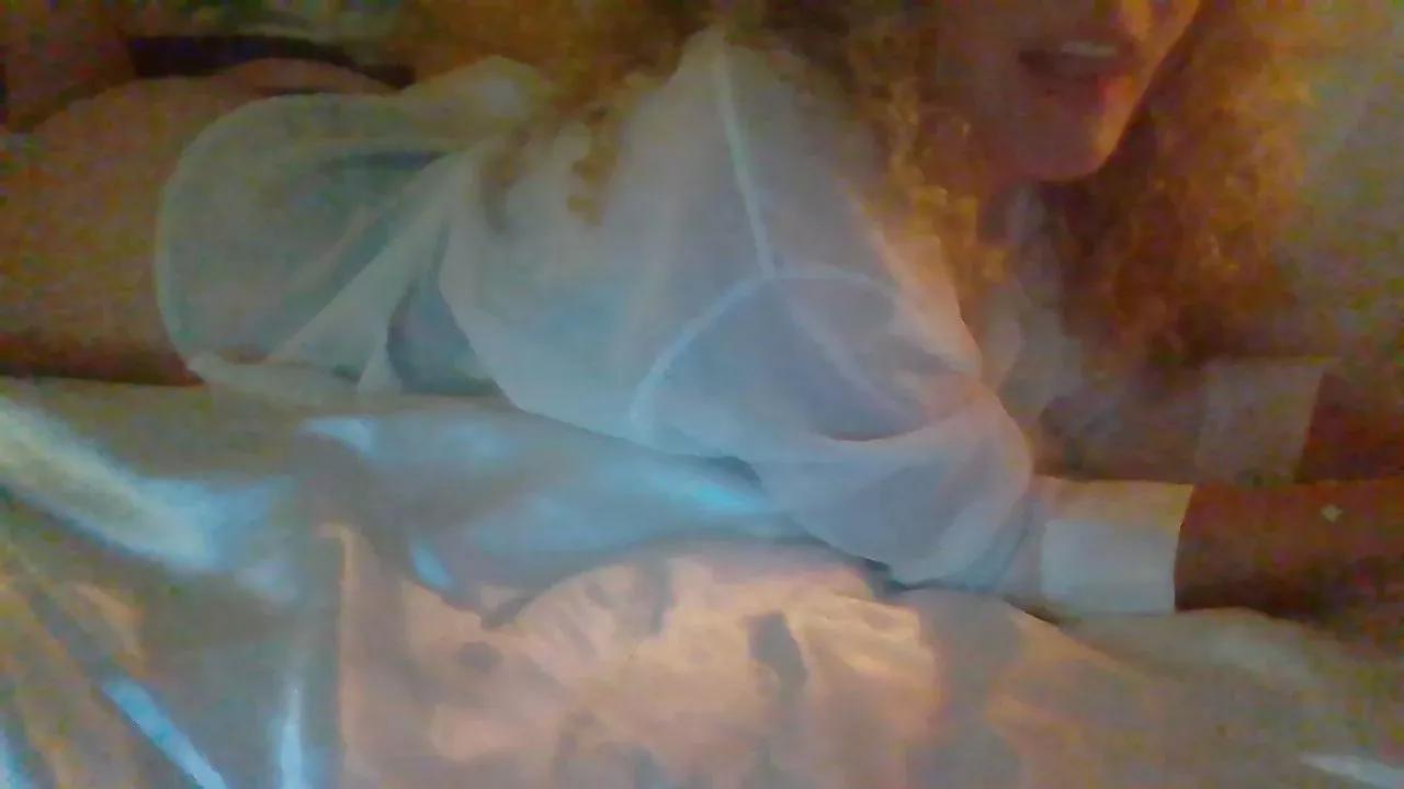 Cling to live show with SweetCandyART from Cam4 