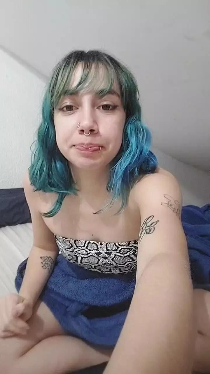 Cling to live show with xRamona from Cam4 