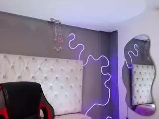 Cling to live show with alinna-1 from CamSoda 