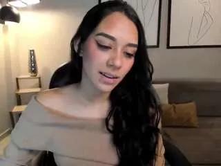 Cling to live show with amaliacrus from CamSoda 