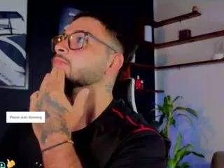 Cling to live show with andrew-brownn from CamSoda 
