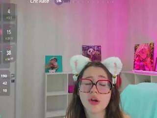 Cling to live show with betty-pie from CamSoda 