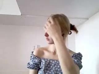 ceciliamering on CamSoda 