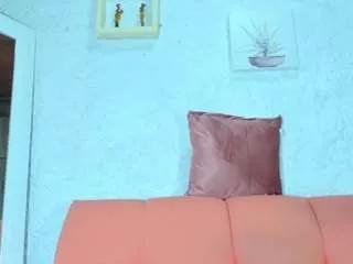 Cling to live show with emiilys from CamSoda 