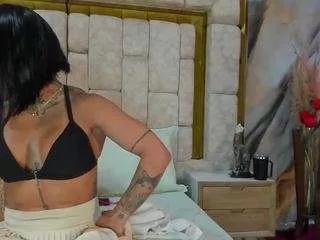 Cling to live show with emily-86 from CamSoda 
