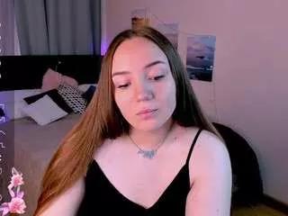 Cling to live show with ittybittydice from CamSoda 