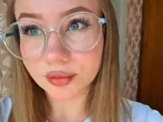 Cling to live show with jany-wow from CamSoda 