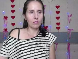 Cling to live show with karinaswannest from CamSoda 