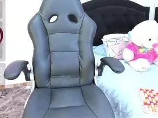 Cling to live show with miastorrm from CamSoda 