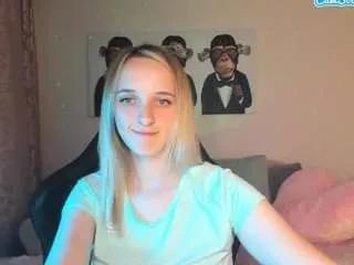 Cling to live show with rousereedd from CamSoda 