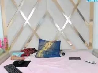 Cling to live show with saskyaht from CamSoda 