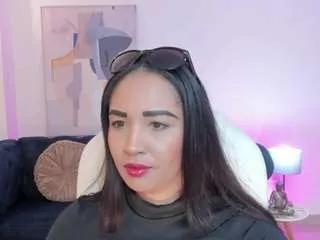 Cling to live show with sharon-breezee from CamSoda 