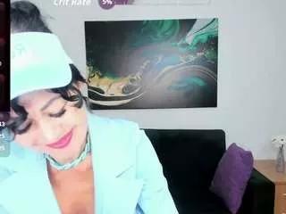 Cling to live show with silviawallec from CamSoda 