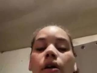 Cling to live show with uninspiredlove from CamSoda 