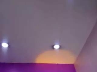 Cling to live show with valentinajaramilloo from CamSoda 