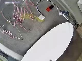 Cling to live show with voyeurcam-casa-salsa-bathtub-pov from CamSoda 