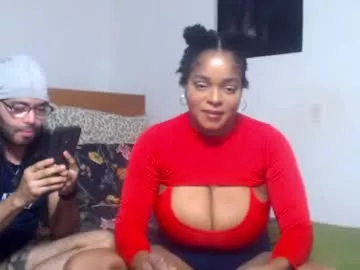 Cling to live show with afrocuple from Chaturbate 