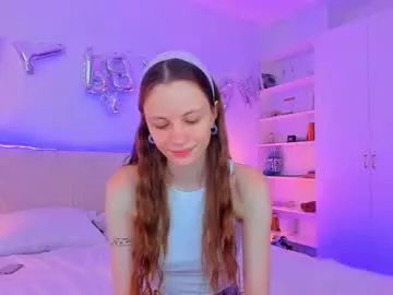Cling to live show with alyssa_smitt from Chaturbate 