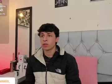 Cling to live show with axel_evanss from Chaturbate 