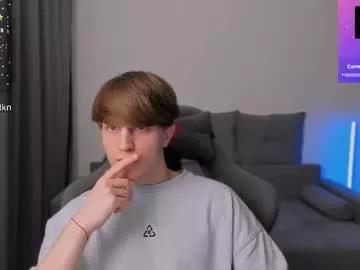 Cling to live show with curtis_crew from Chaturbate 