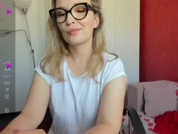 Discover emilymilf__ from Chaturbate