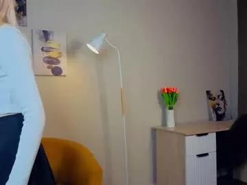 Cling to live show with ethalfitt from Chaturbate 