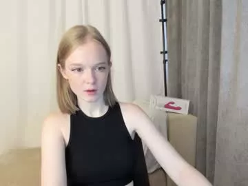 Cling to live show with eva4x from Chaturbate 