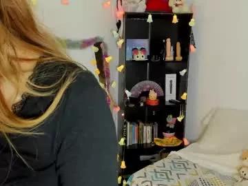 Cling to live show with kittyzenn from Chaturbate 