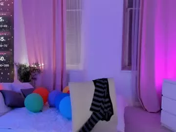 Cling to live show with lollyshy__ from Chaturbate 