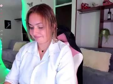 Cling to live show with luciamature_ from Chaturbate 