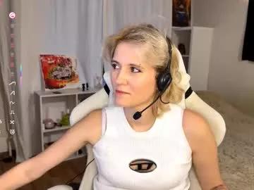 Cling to live show with maudhendry from Chaturbate 