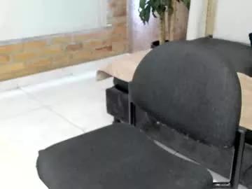 Cling to live show with mescami_vc from Chaturbate 