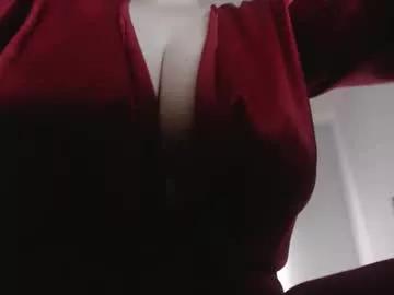 Cling to live show with mommyissuess_ from Chaturbate 