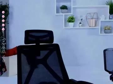 Cling to live show with nelliess from Chaturbate 