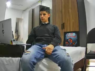 Cling to live show with newlatino1 from Chaturbate 