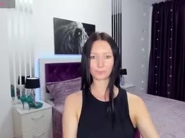 Cling to live show with nikagreen from Chaturbate 