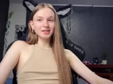 Cling to live show with nloraaa from Chaturbate 