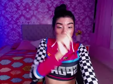 Cling to live show with ornella_slim_18 from Chaturbate 