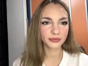 pricillahoinacki — Goal:Pour water on my top. My name is Amelia  #new , new experience to me, hope it turns out well :3  #skinny #bigboobs #18 #shy [0 tokens remaining]