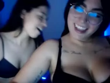 Cling to live show with princessariadna from Chaturbate 