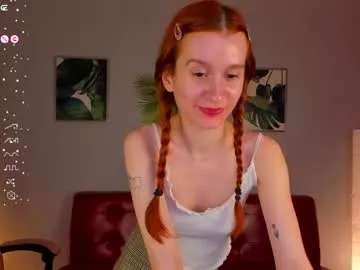 Cling to live show with sallybiscuit from Chaturbate 