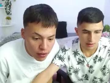 Cling to live show with sam_and_noah from Chaturbate 
